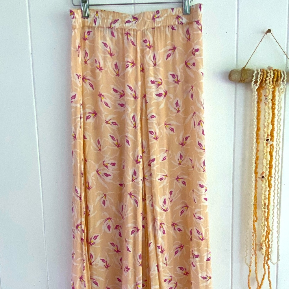 Acacia Orchid skirt with high slit